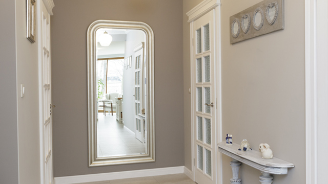 die-meisten-menschen-haben-die-angewohnheit-nochmal-in-den-spiegel-zu-schauen-bevor-sie-das-haus-verlassen